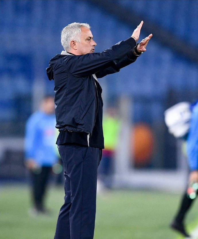 夏洛特黄蜂清晨再遭质疑；志在法甲名次提升；态度坚定；阵容厚度经受考验的简单介绍