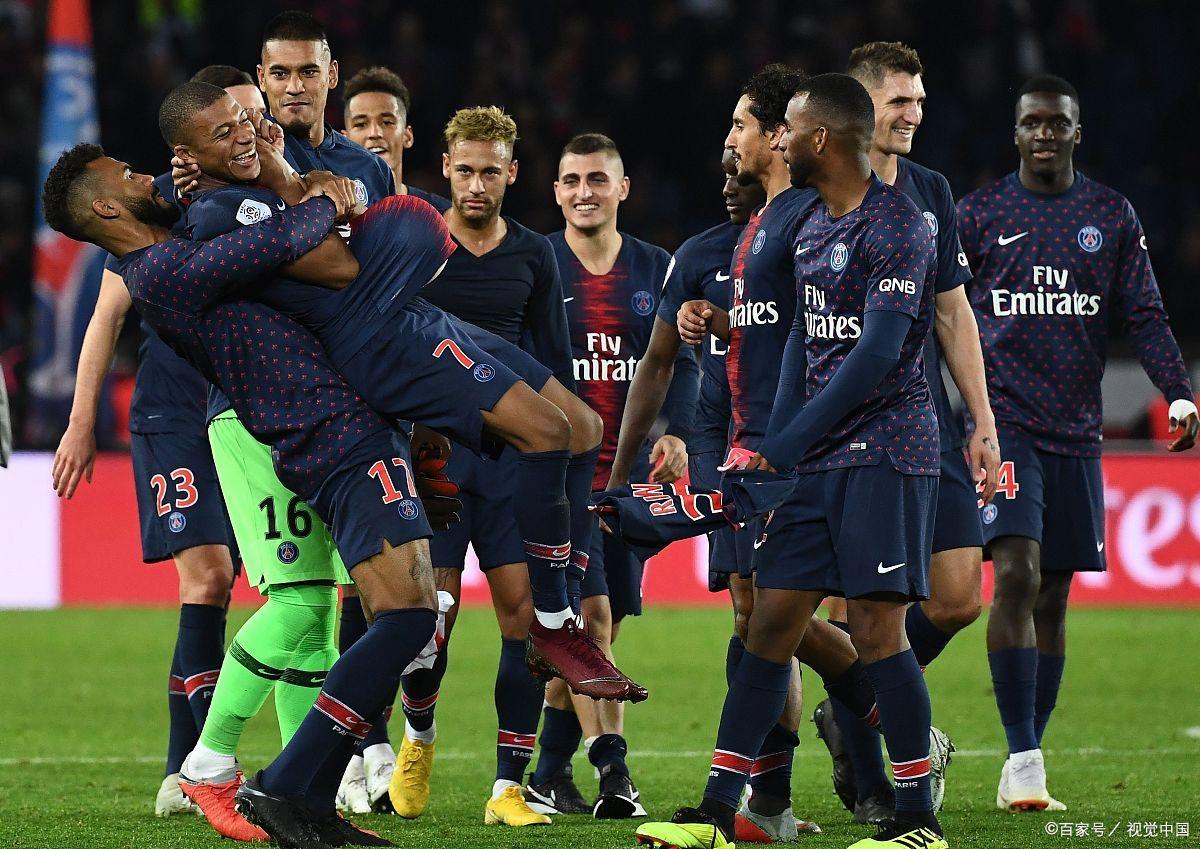 包含今晚深圳男篮防线松动清晨巴黎圣日耳曼调整名单以备英超之后，今晚尤文图斯备战德国杯的词条